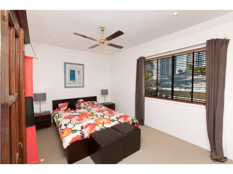 10 Meron Street, Southport QLD 4215