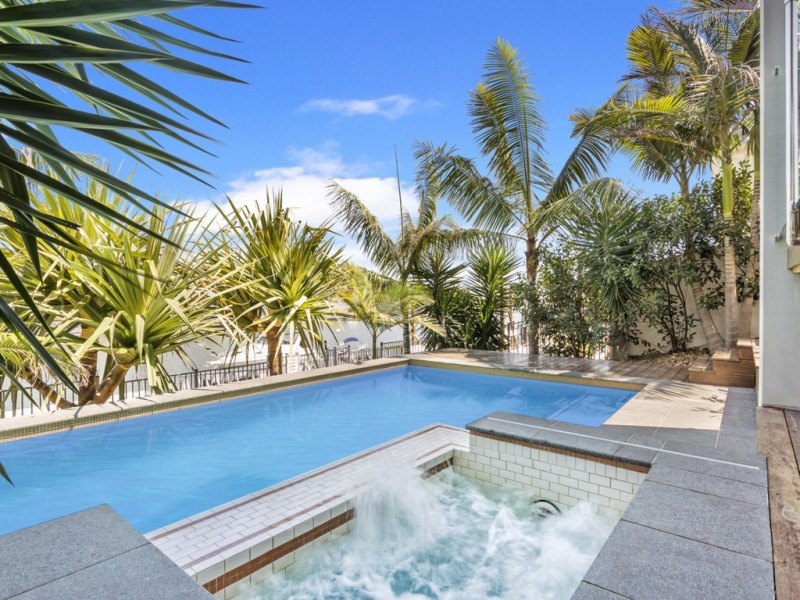 14 Quayside Drive, Helensvale QLD 4212