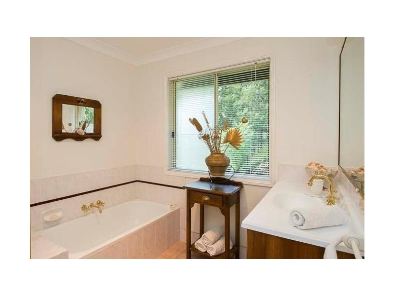 170 Lynwood Drive, Guanaba QLD 4210