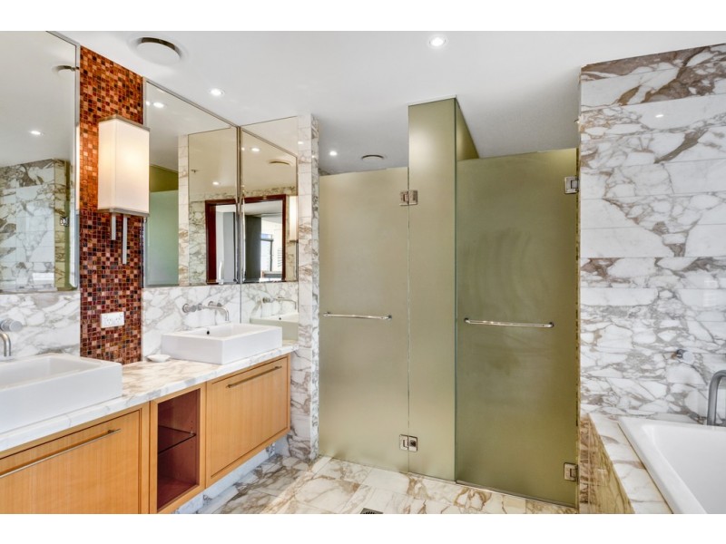 2472/23 Ferny Avenue, Surfers Paradise QLD 4217