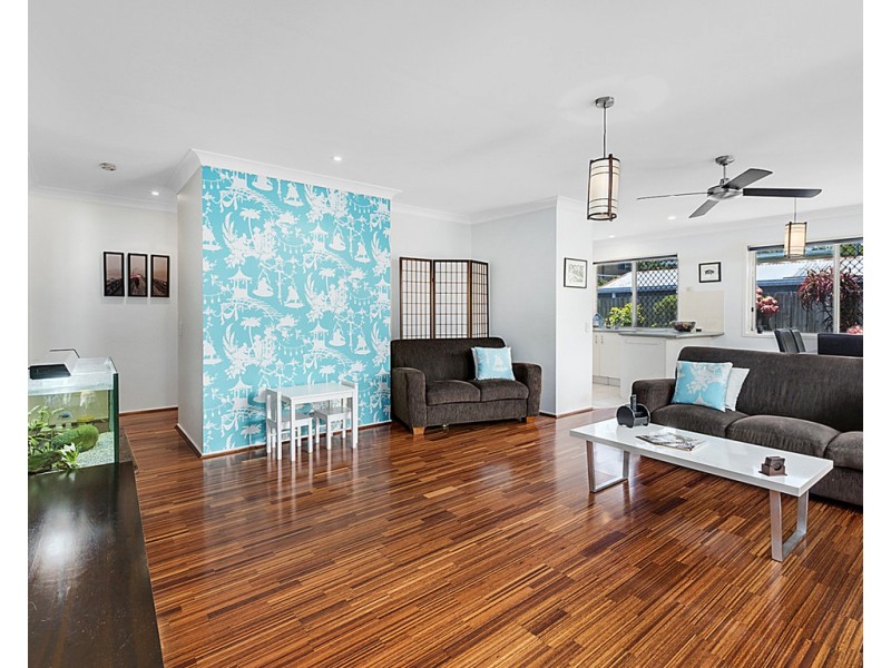 2/15 Thelma Avenue, Biggera Waters QLD 4216