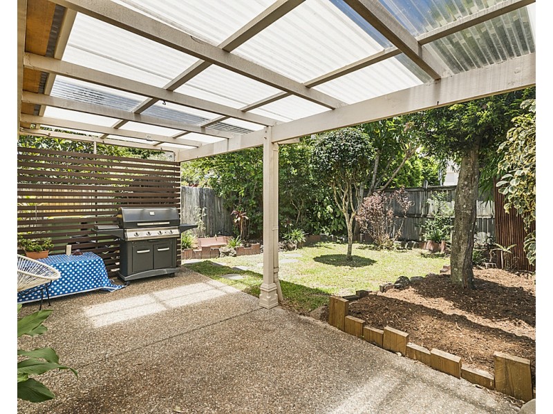 2/15 Thelma Avenue, Biggera Waters QLD 4216