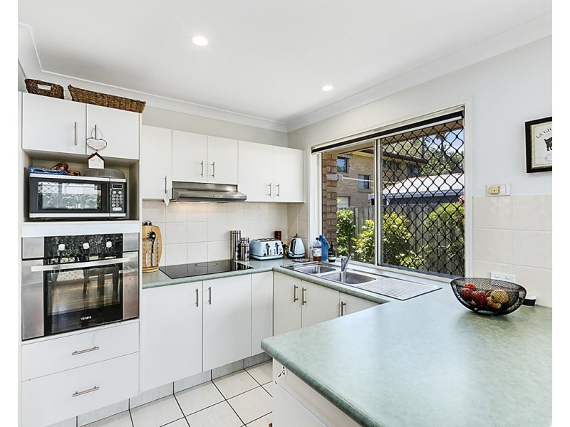 2/15 Thelma Avenue, Biggera Waters QLD 4216