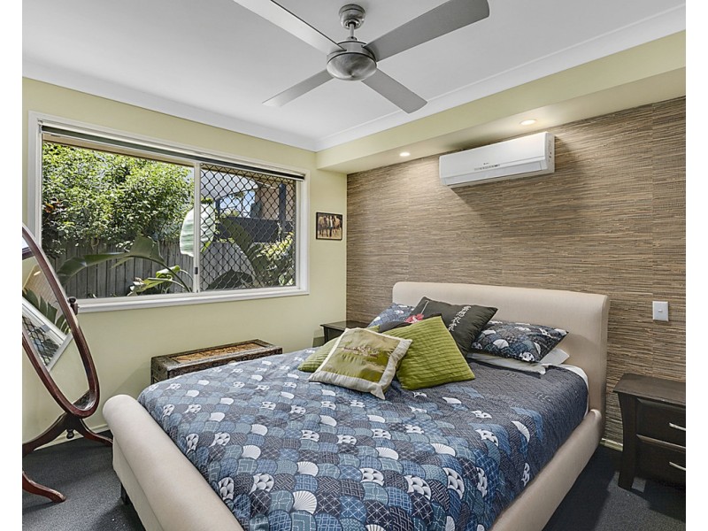 2/15 Thelma Avenue, Biggera Waters QLD 4216