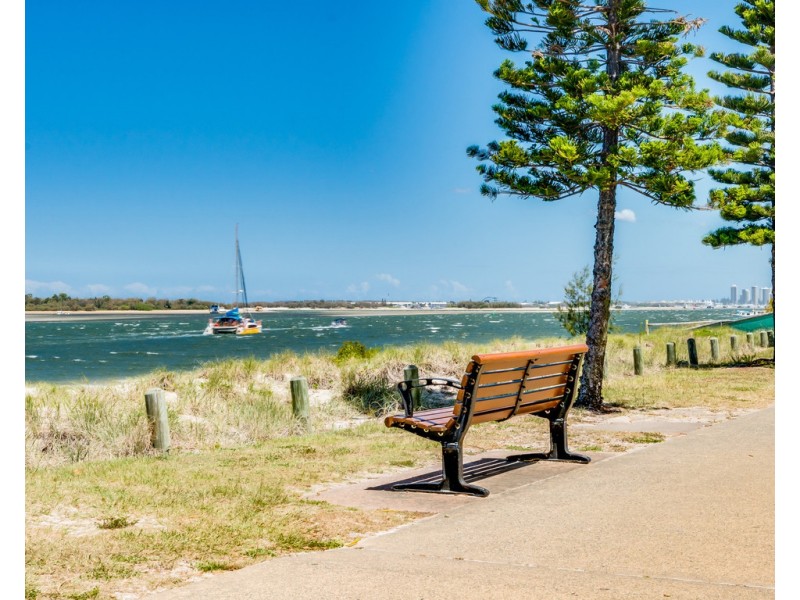 2/15 Thelma Avenue, Biggera Waters QLD 4216