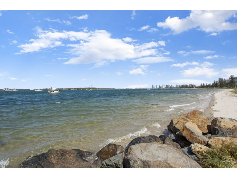 40 Morala Avenue, Runaway Bay QLD 4216