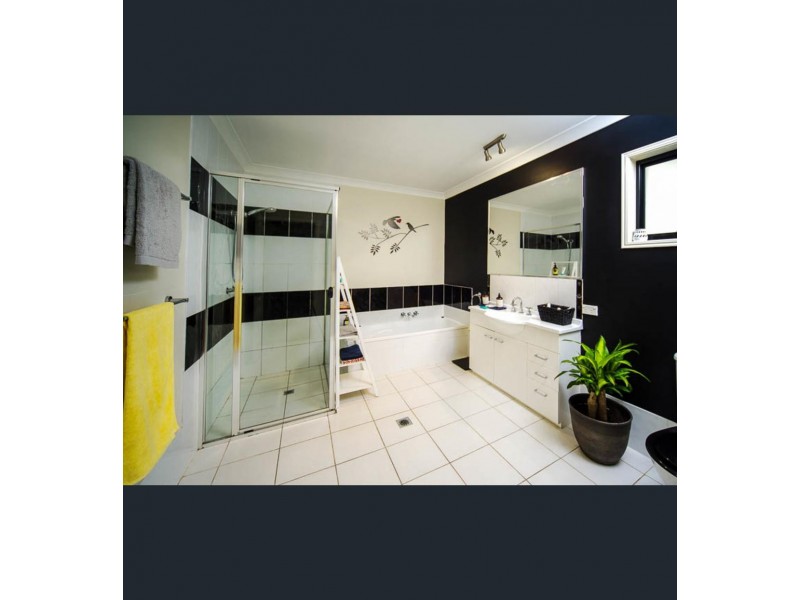 40 Morala Avenue, Runaway Bay QLD 4216