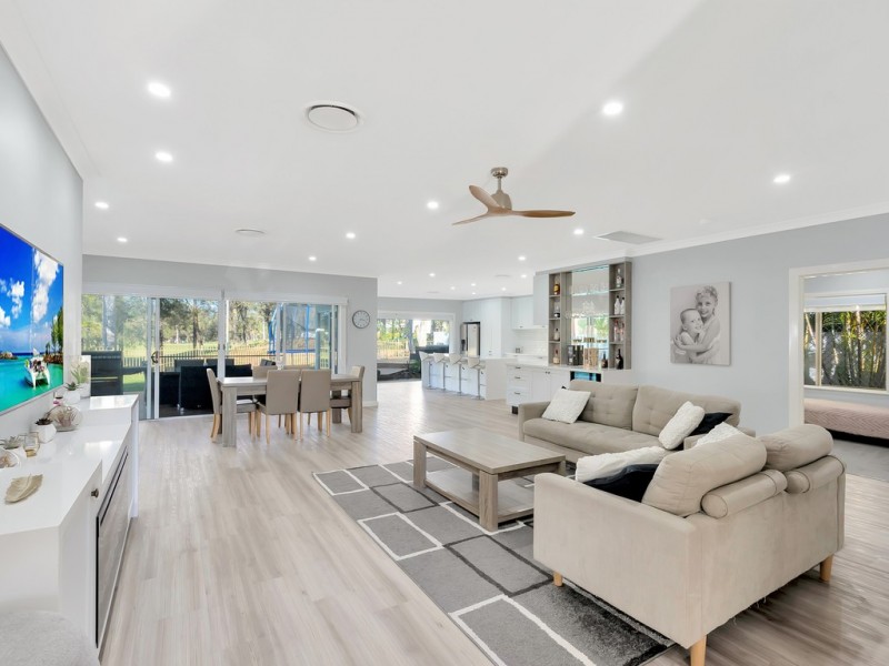 25 Pearson Close, Arundel QLD 4214