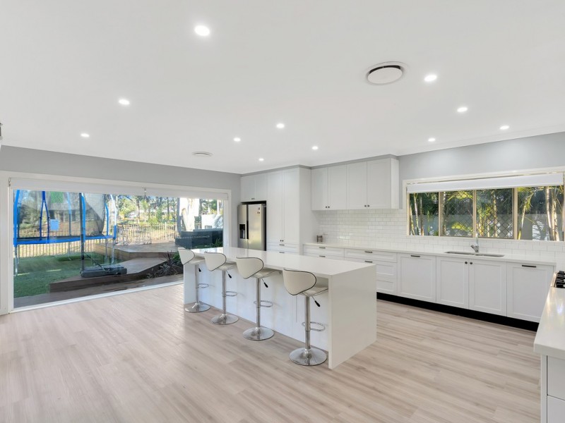 25 Pearson Close, Arundel QLD 4214