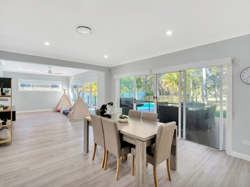 25 Pearson Close, Arundel QLD 4214