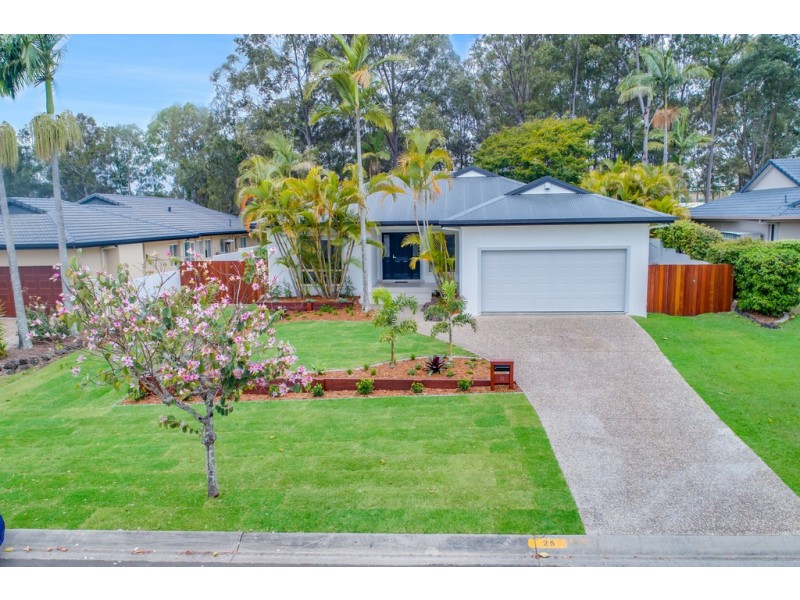 25 Pearson Close, Arundel QLD 4214