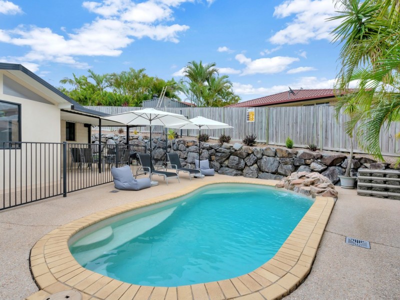 17 Kosrae Street, Pacific Pines QLD 4211