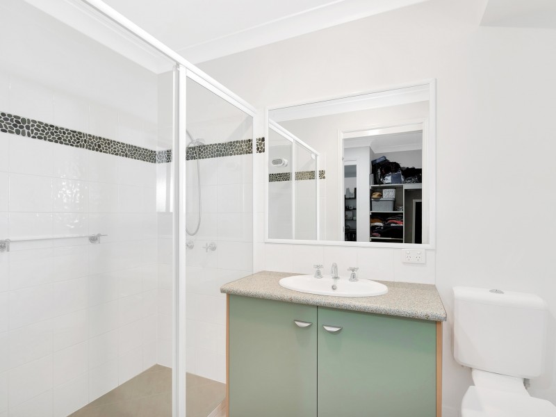 17 Kosrae Street, Pacific Pines QLD 4211