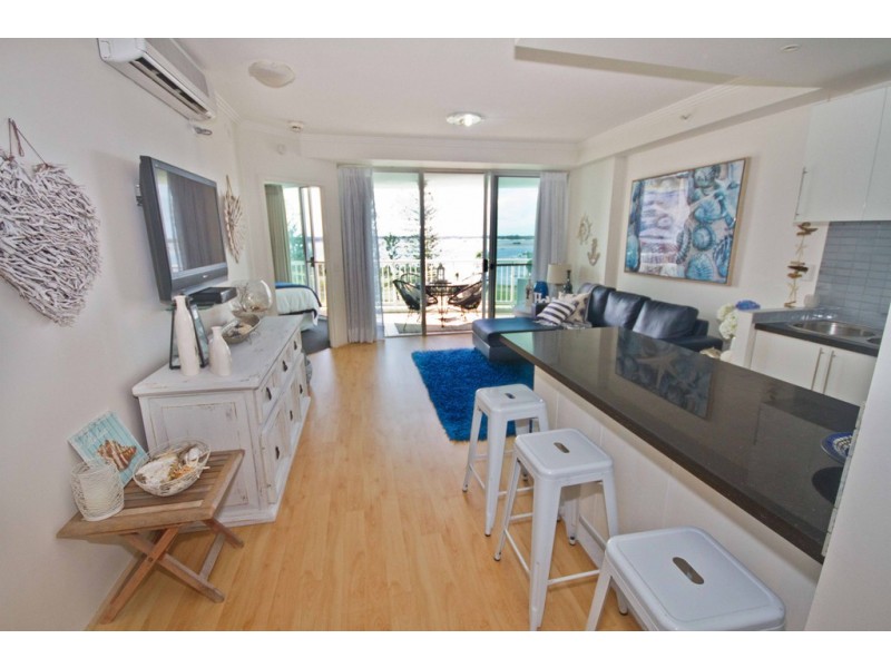 402/182-192 Marine Parade, Labrador QLD 4215