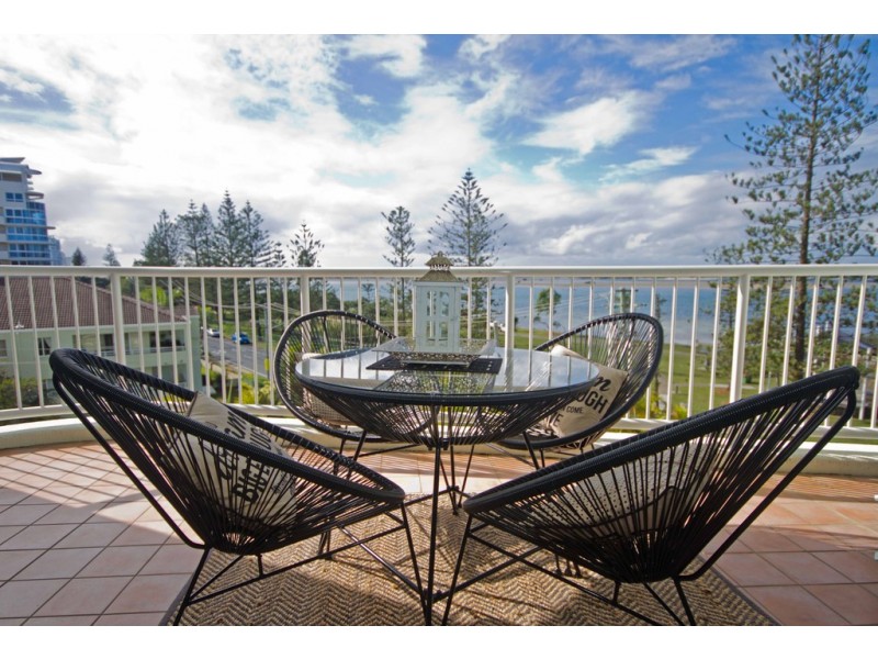 402/182-192 Marine Parade, Labrador QLD 4215