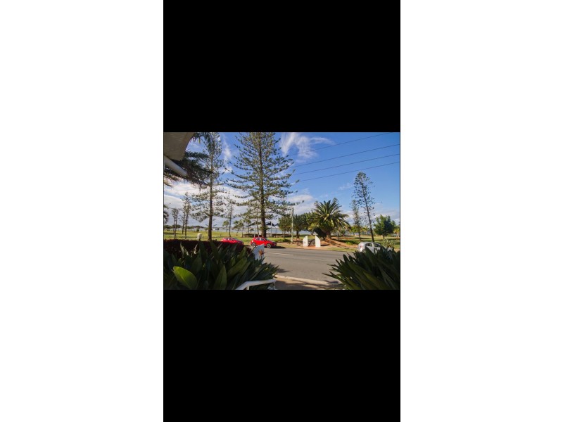 402/182-192 Marine Parade, Labrador QLD 4215