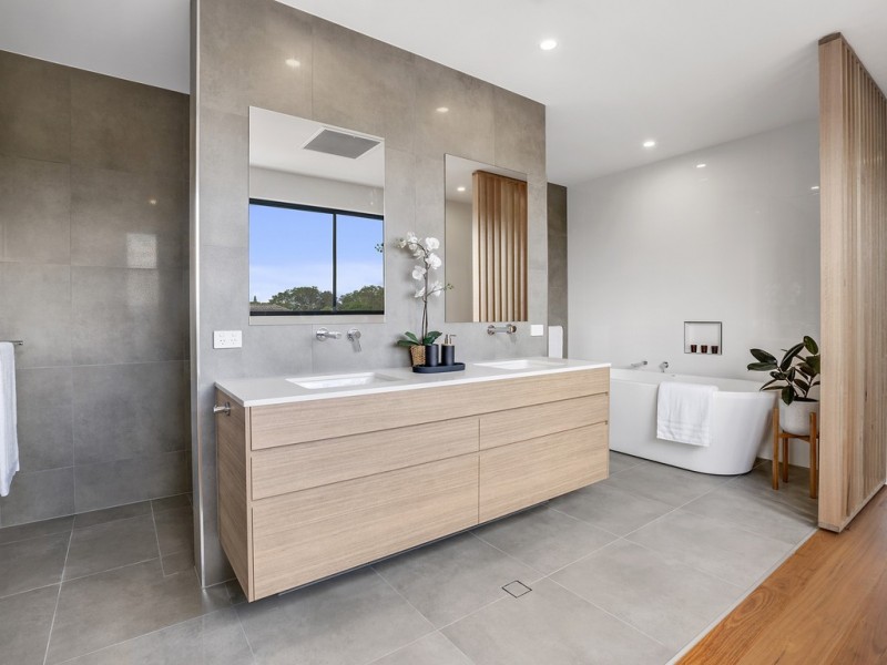 48b Paradise Island, Surfers Paradise QLD 4217