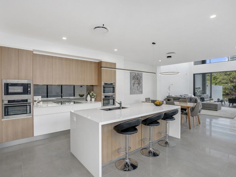 48b Paradise Island, Surfers Paradise QLD 4217