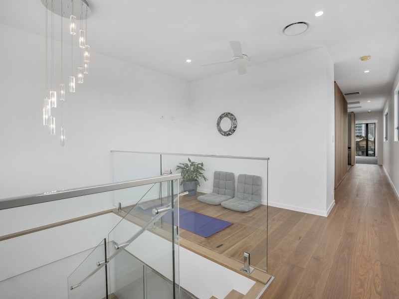 48b Paradise Island, Surfers Paradise QLD 4217