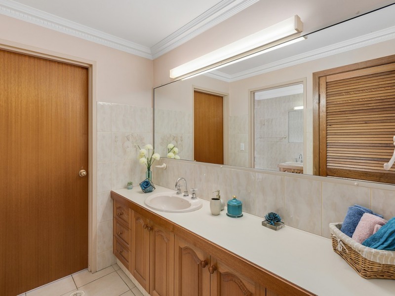 9 Carl Lentz Court, Worongary QLD 4213