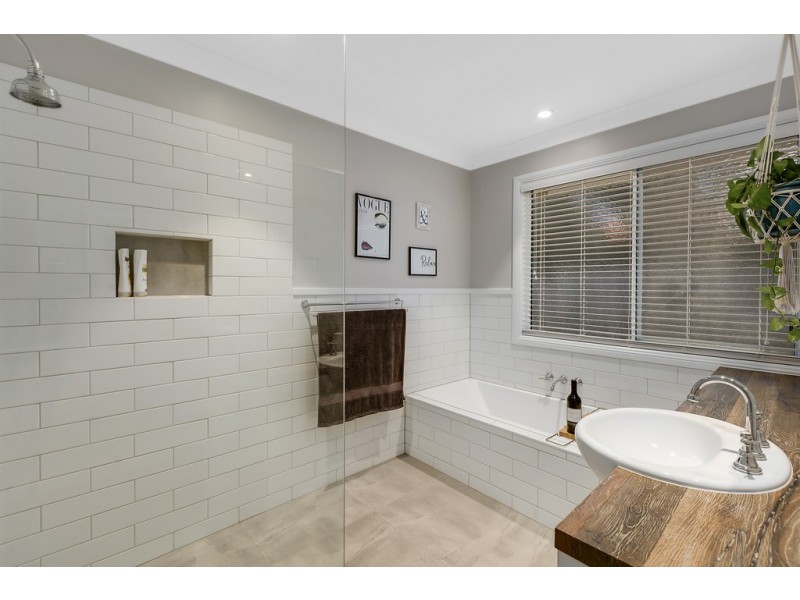 104 SANTA ISOBEL BOULEVARD, Pacific Pines QLD 4211