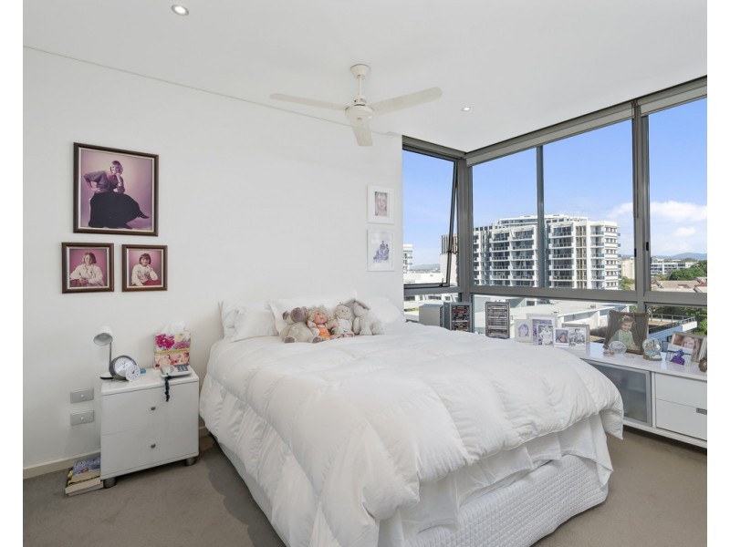 1002/1 Como Crescent, Southport QLD 4215