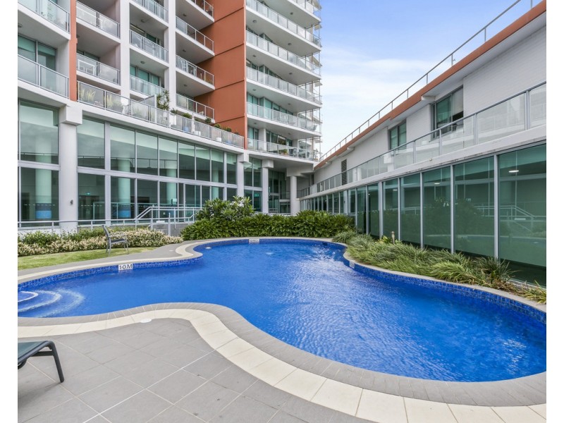 1002/1 Como Crescent, Southport QLD 4215