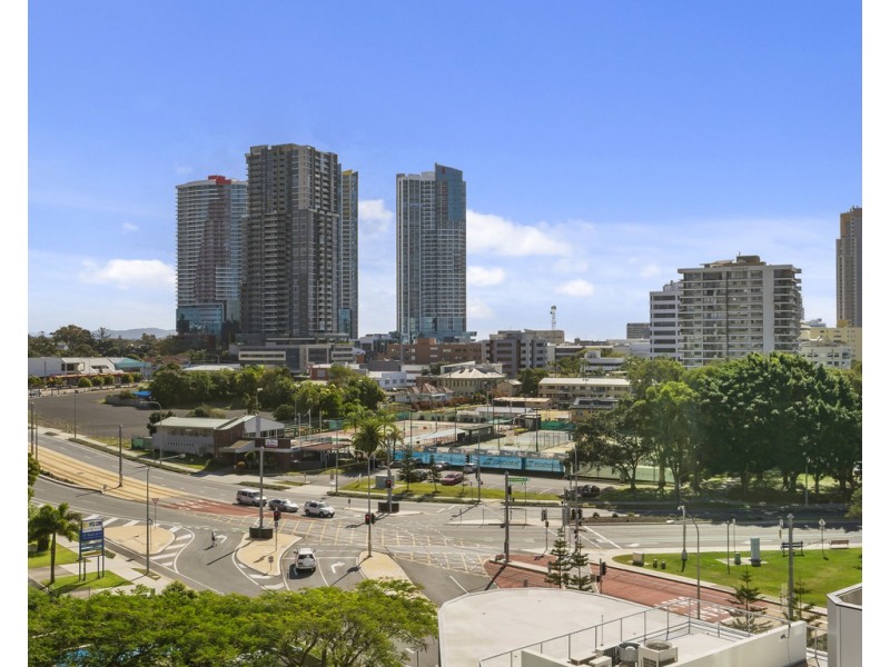 1002/1 Como Crescent, Southport QLD 4215