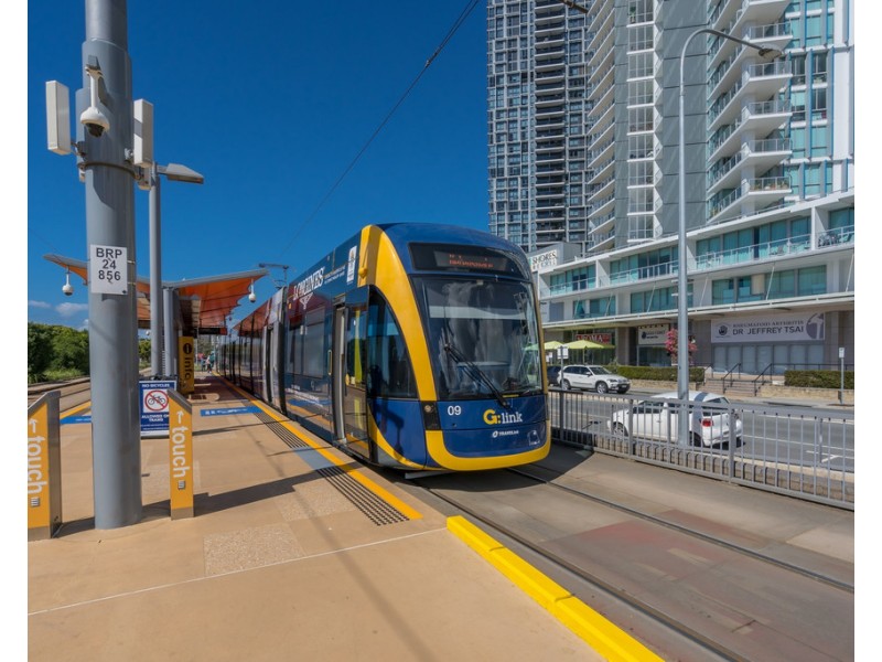 4 Eileen Avenue, Southport QLD 4215