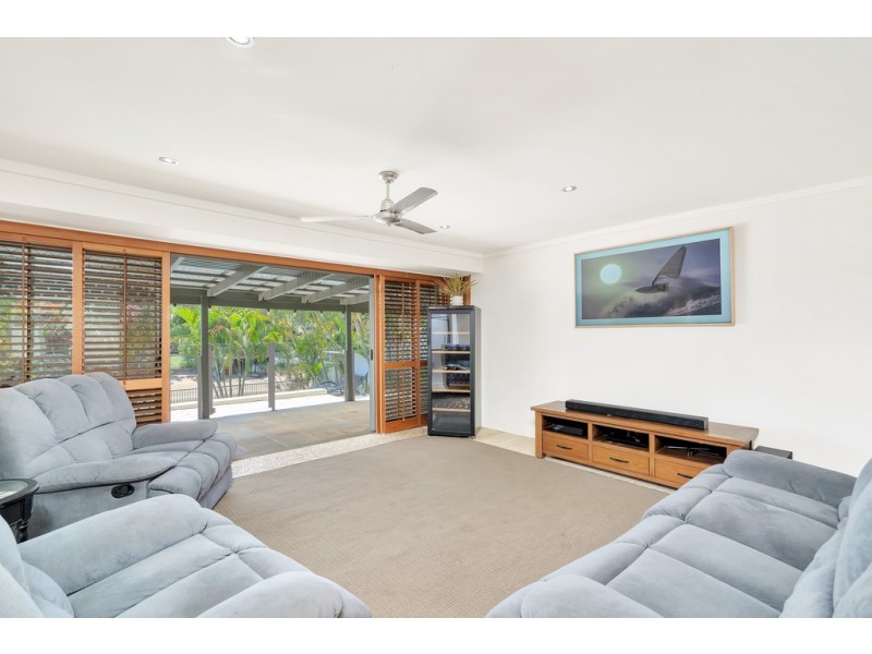 51 Poinciana Boulevard, Broadbeach Waters QLD 4218