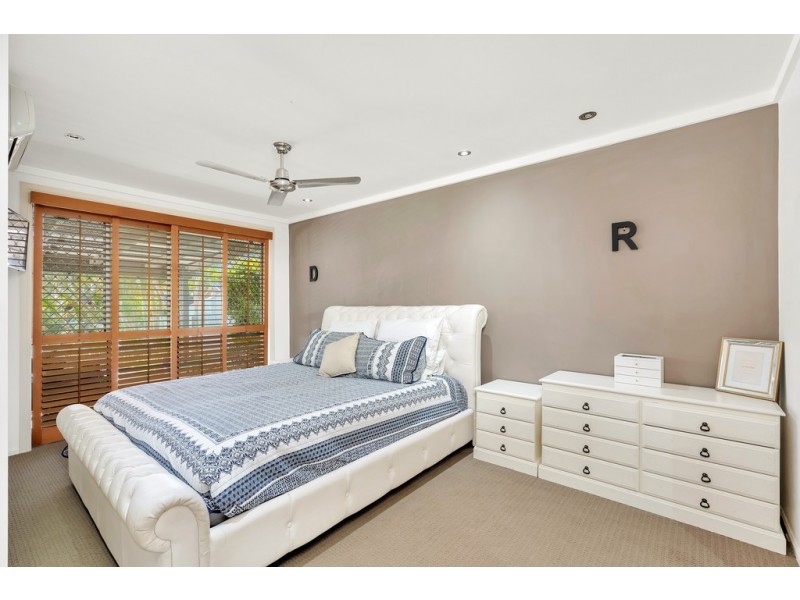 51 Poinciana Boulevard, Broadbeach Waters QLD 4218