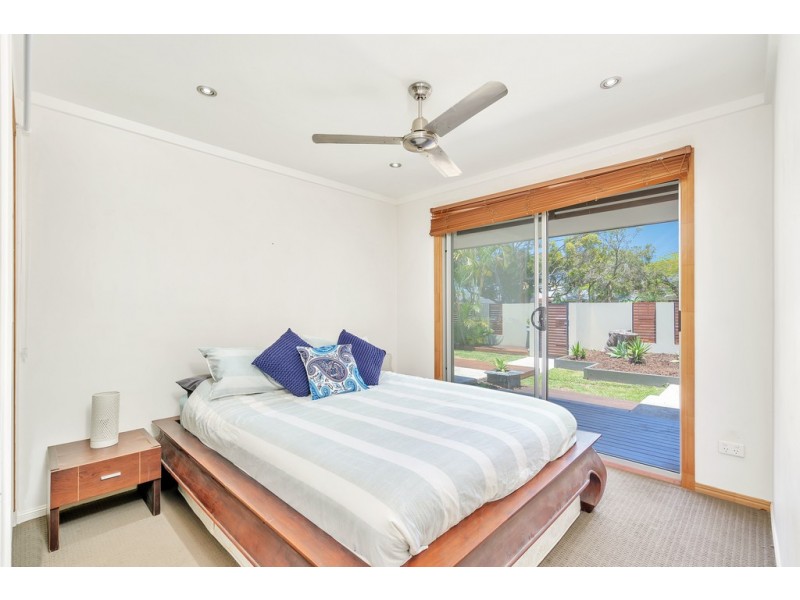 51 Poinciana Boulevard, Broadbeach Waters QLD 4218