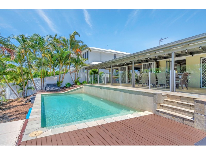 51 Poinciana Boulevard, Broadbeach Waters QLD 4218