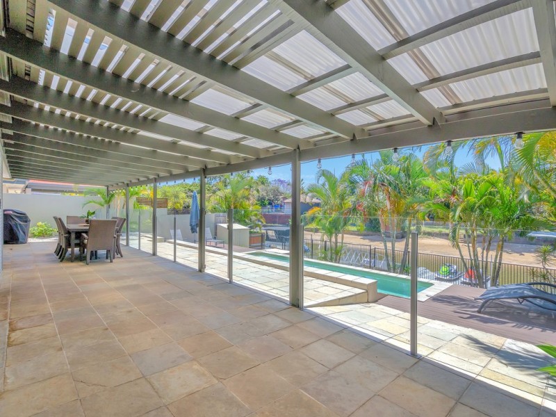 51 Poinciana Boulevard, Broadbeach Waters QLD 4218