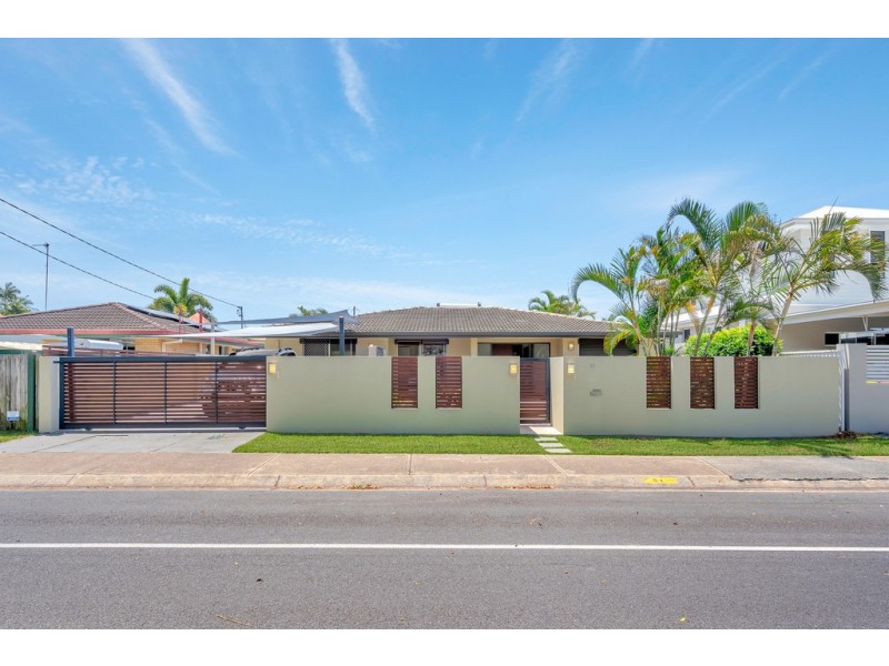 51 Poinciana Boulevard, Broadbeach Waters QLD 4218