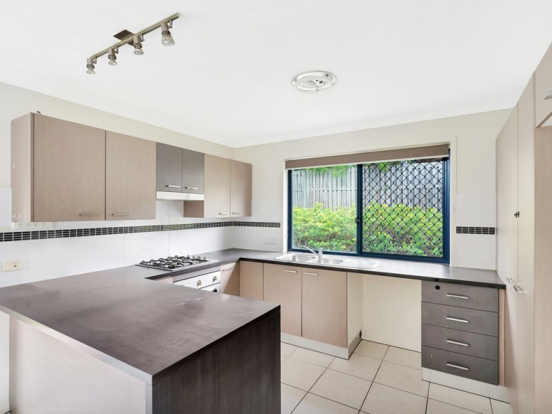 27 Silver Dawn Crescent, Oxenford QLD 4210