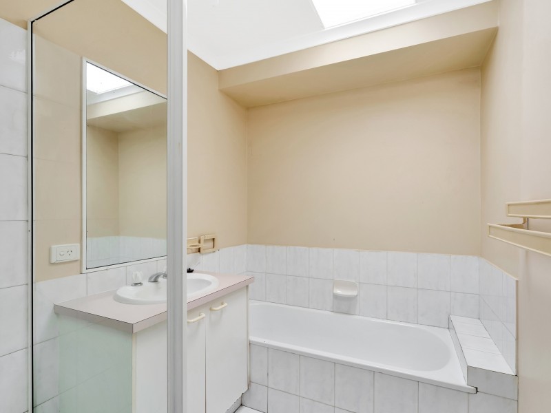 13 Highfield Drive, Merrimac QLD 4226