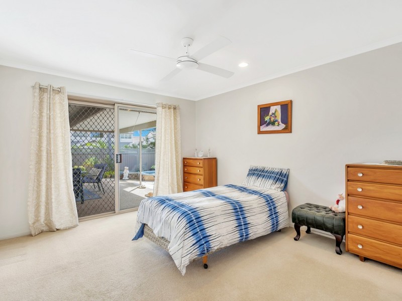 2 Macedon Close, Robina QLD 4226