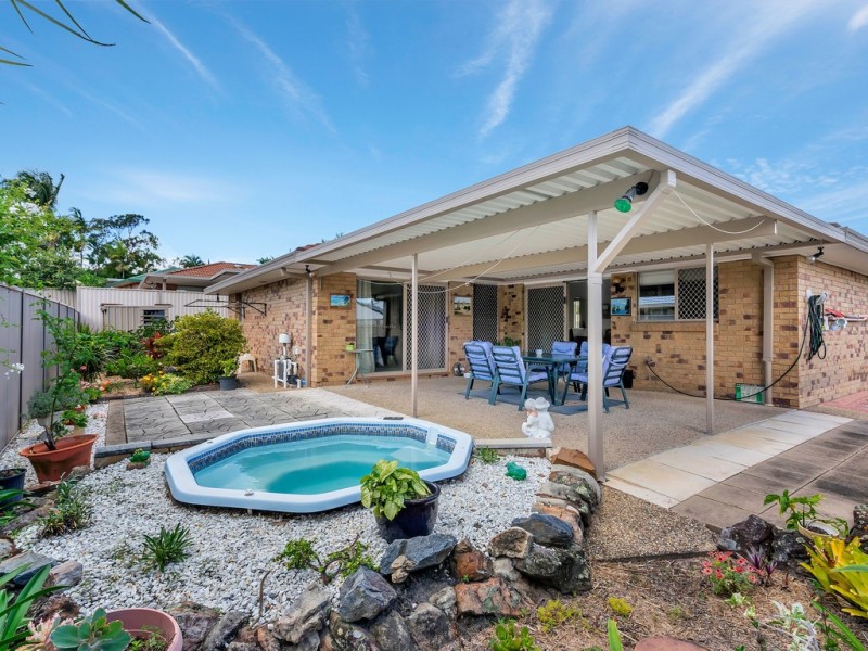 2 Macedon Close, Robina QLD 4226