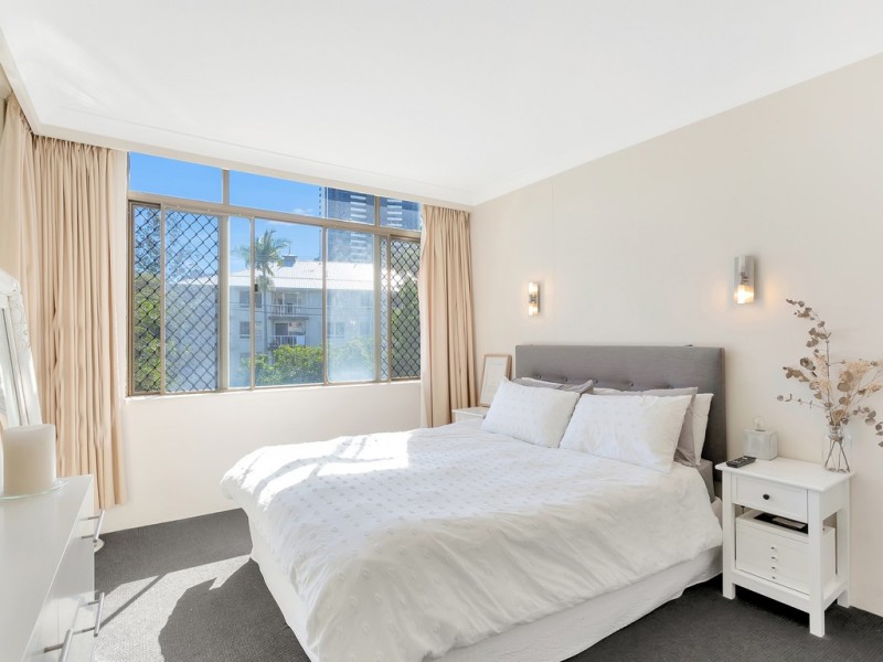 3/102 Oak Avenue, Surfers Paradise QLD 4217