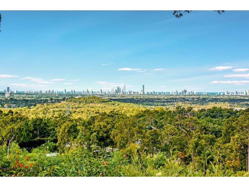 215 San Fernando Drive, Worongary QLD 4213