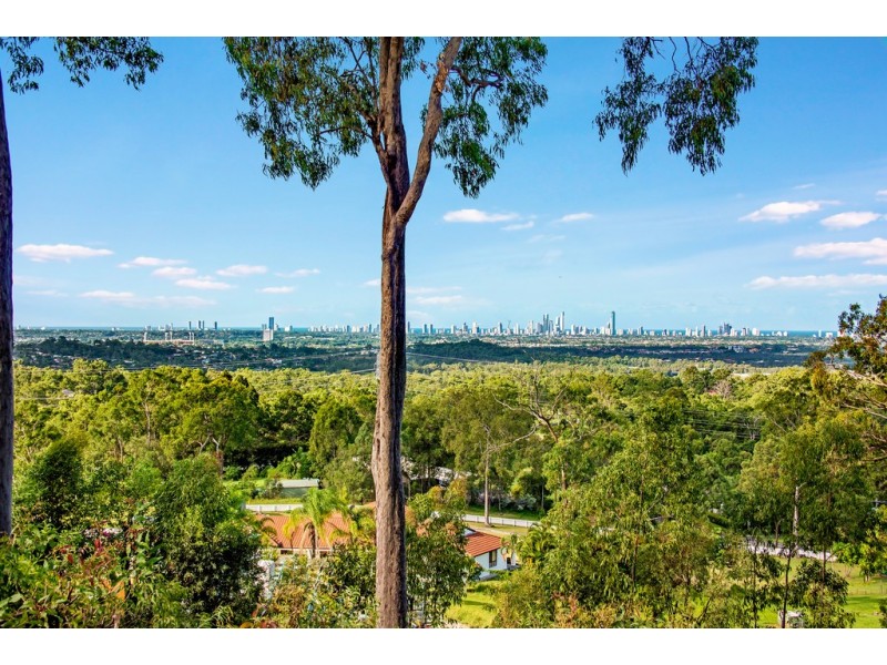 215 San Fernando Drive, Worongary QLD 4213