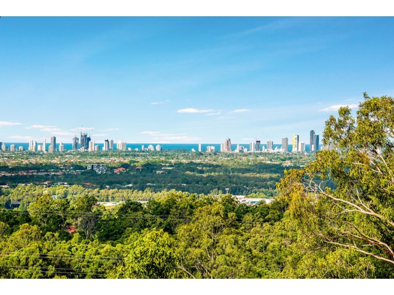 215 San Fernando Drive, Worongary QLD 4213