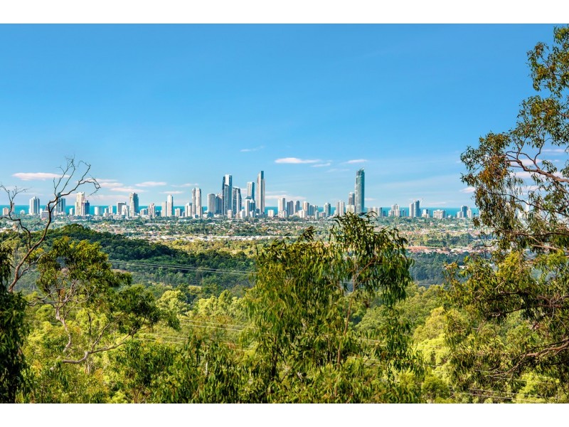 215 San Fernando Drive, Worongary QLD 4213