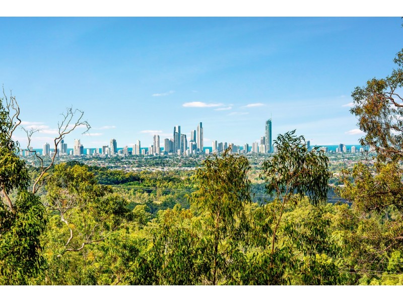 215 San Fernando Drive, Worongary QLD 4213