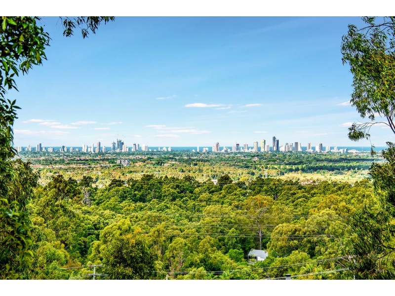 215 San Fernando Drive, Worongary QLD 4213