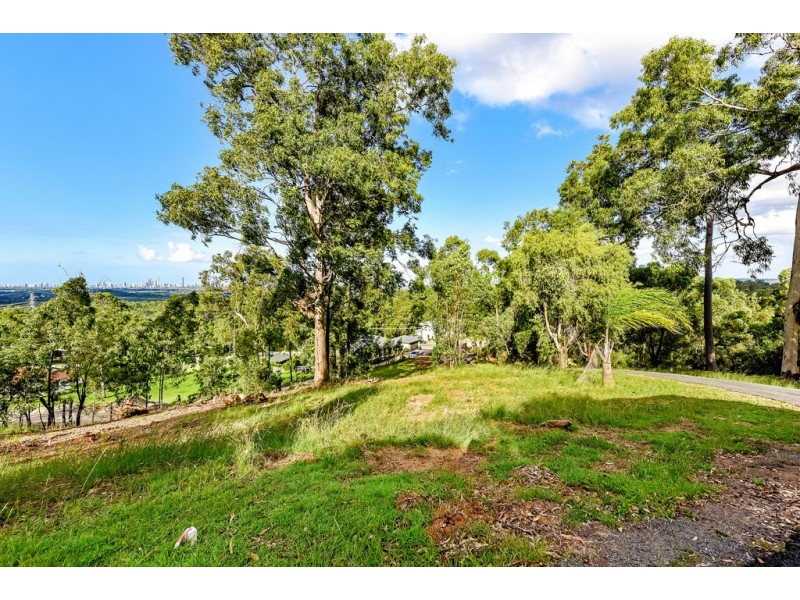 215 San Fernando Drive, Worongary QLD 4213