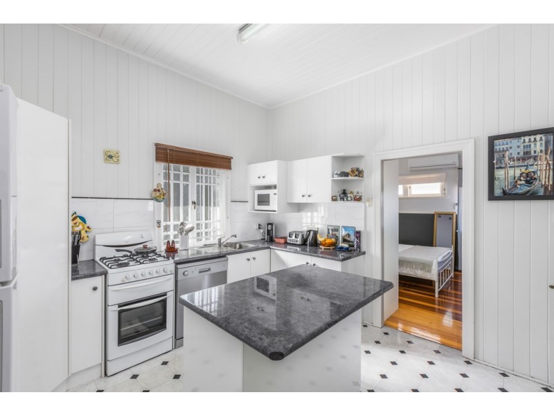 62 Whitehill Road, Eastern Heights QLD 4305
