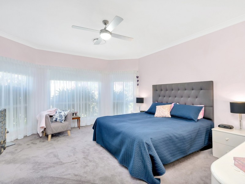 9 Spikes Court, Arundel QLD 4214