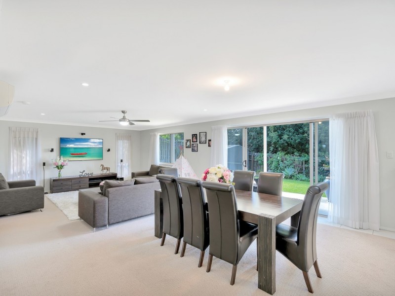 9 Spikes Court, Arundel QLD 4214